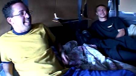 Женатые мужики трахают хрупкую девку