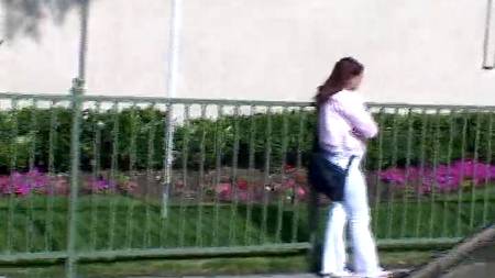 Женатые мужики трахают хрупкую девку