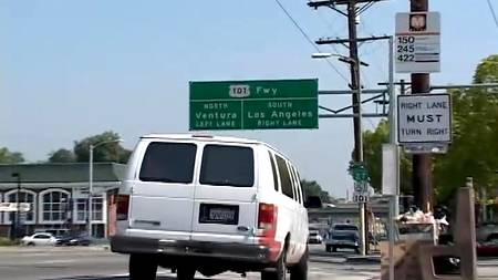 Женатые мужики трахают хрупкую девку