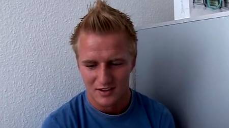 Немецкая дамочка трахается с молодым жеребцом