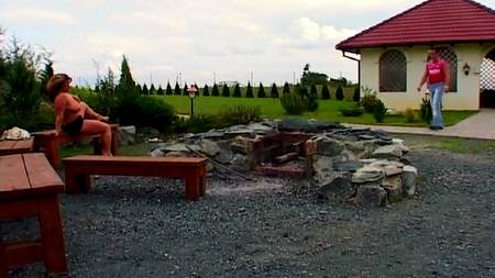 Толстушка особенно хороша раком