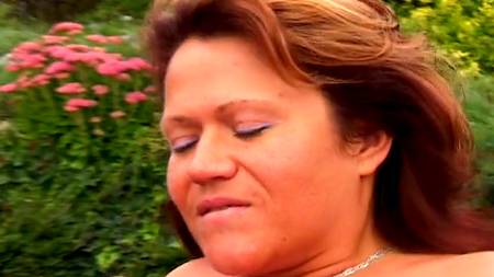 Толстушка особенно хороша раком