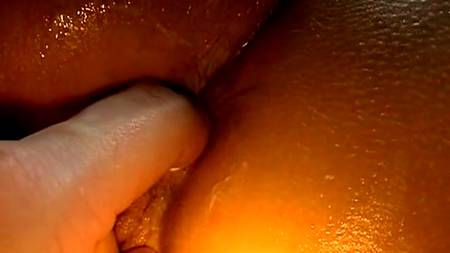 Растянул жене попу