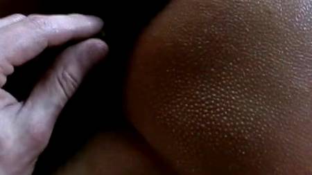 Растянул жене попу