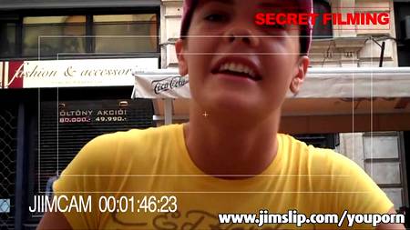 Очкастый дядечка дорвался до юного девичьего тела