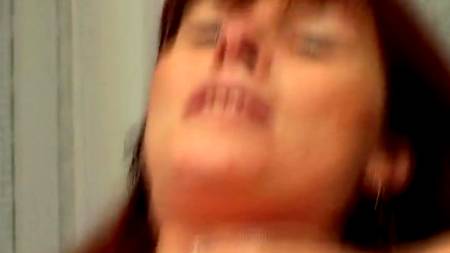 Рыжей даме хорошо с молодым любовником