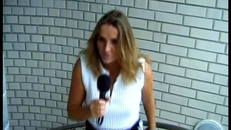 Спортивный парень натягивает в спальне пышную мамашу