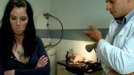 Сучка подставила свою попку под хозяйство начальника