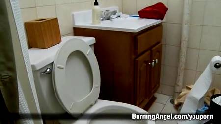 Вдвоем татуированную телку