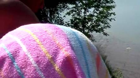 Накачанные спортсмены сняли на природе проститутку