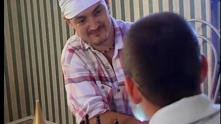 Два мужика выпили и начали приставать к своей любовнице