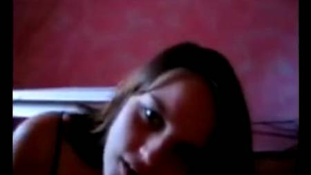 Телка продает квартиры и подставляет щель