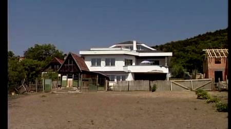 Развратная женка хочет и мужа, и его дружка