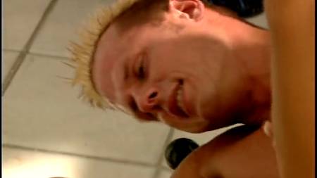 Поимел в разных позах и спустил на лицо