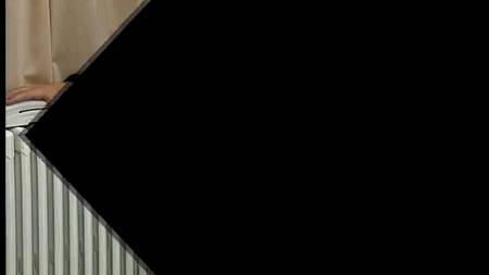 Медсестра оказывает первую помощь анальным трахом