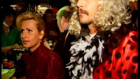 Спустил на груди чужой жене