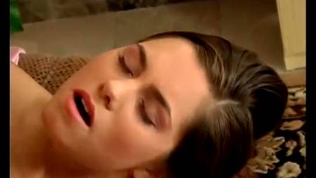 Потрясающие оргазмы брюнетки