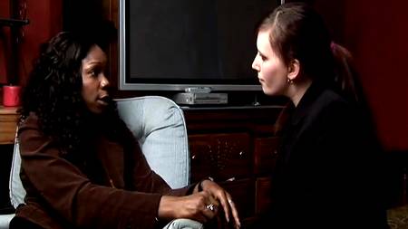 Девки лижут жопу и дрочат своему дружку