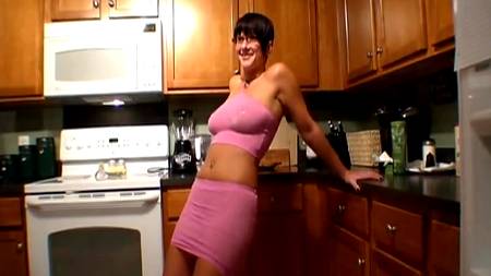 Дерет на кухне шикарную жену