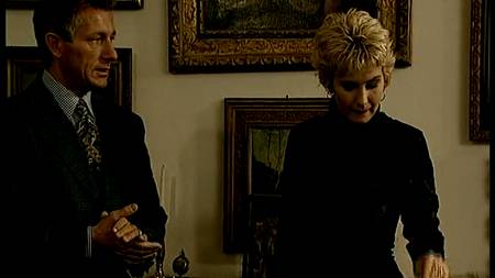 Телки продают свои картины и свое тело