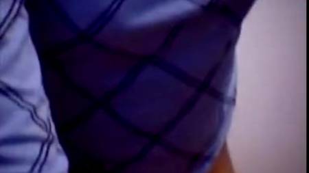 Телка накончала в ложечку