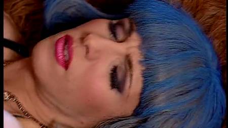 Три лесбиянки насладились жесткой мастурбацией