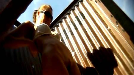 Снял блондинку в кабинке для переодевания