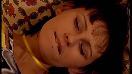 В жопу юную экспериментаторшу