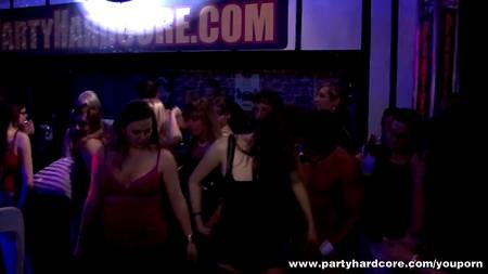 Студентки филфака заказали в клубе горячих стриптизеров