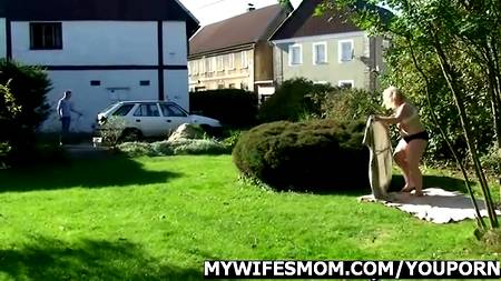 Деваха застала маму с собственным мужем