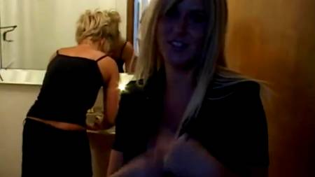 Получил минет от жены и ее подруги