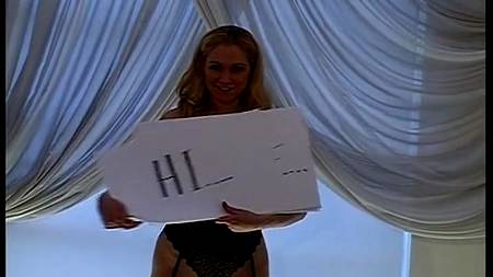 Блондинка без труда обслужила троих