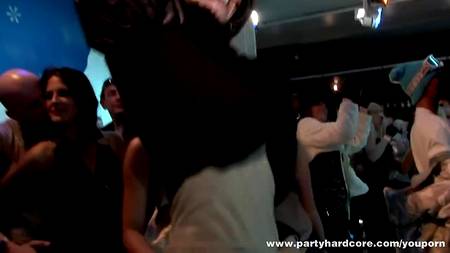 Как правильно снять групповую оргию