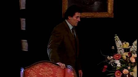 На глазах у мужа дама спит с молодым любовником