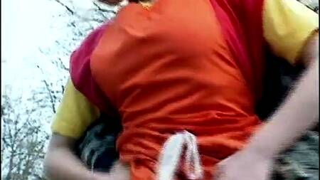 Приехала к бабушке в деревню и отдалась в очко фермеру