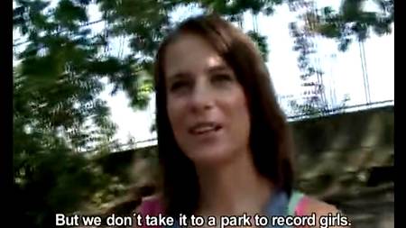 После кафе девочка согласилась потрахаться в кустах