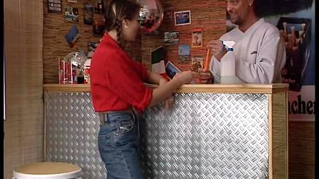 Бармен трахнул нимфу