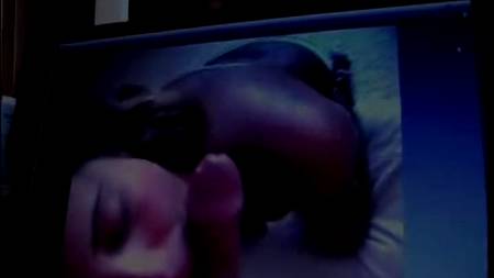 Молодая телка готова отдаться в анус