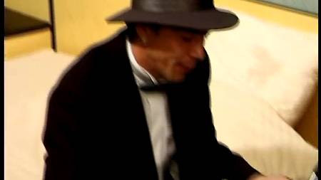 Любовная пара начала заниматься жестким сексом в ванной комнате