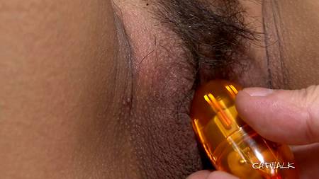 Японка любит и рачком, и бочком