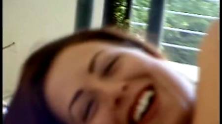 Попа успешно натянута на член