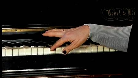 Дамочек пользуют во все дырки, какие хотят