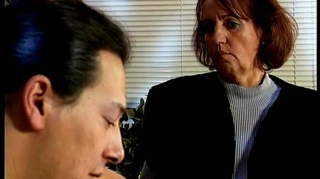 Дамочек пользуют во все дырки, какие хотят