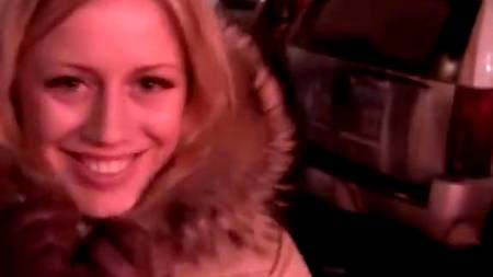 Сняли на улице прелестную блондинку