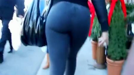 Жопастые телки отжигают в порно