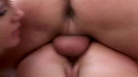 Распечатал жопки троих красоток