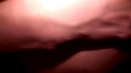 Тугая, но гостеприимная попа брюнетки