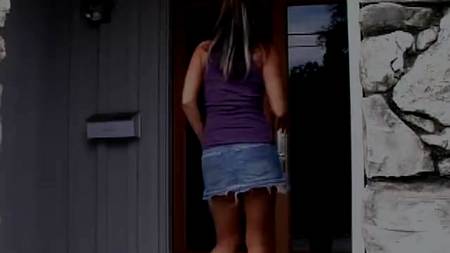 Белая красотка жестко трахнула негритянку