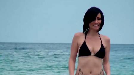 Брюнетка дала себя снять на камеру