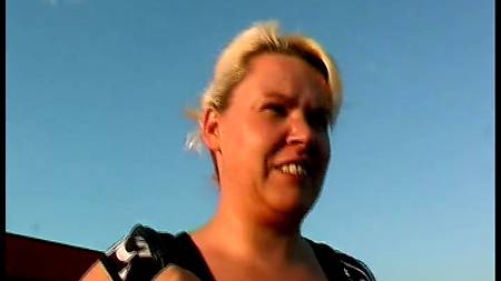 Толстушка затрахала себя сама